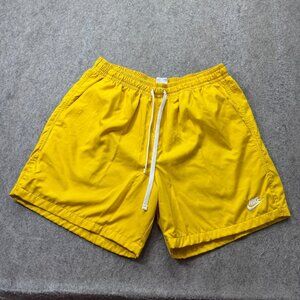 Nike Club Woven Flow Shorts Men L Yellow Lined Lightweight Woven 6" AR2382